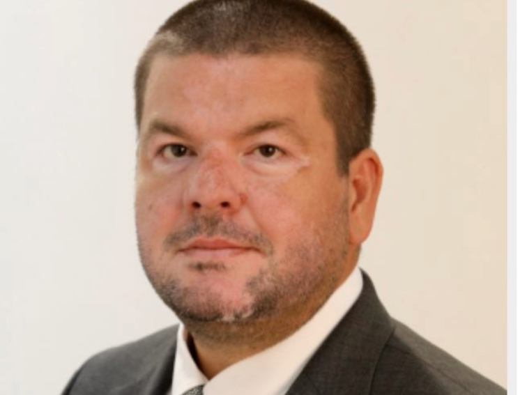 Кой е Владимир Маринов от БСП и защо 15 години в политиката нямат резултат