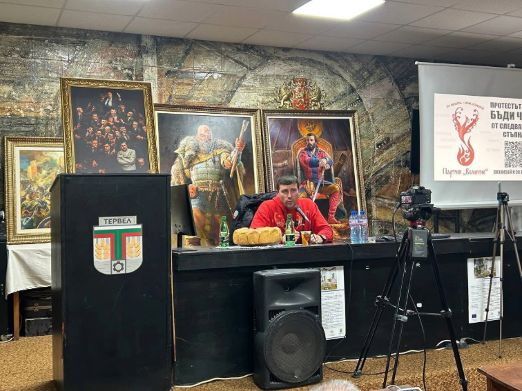 Ивелин Михайлов се среща с хората всеки ден, за да опази изборите