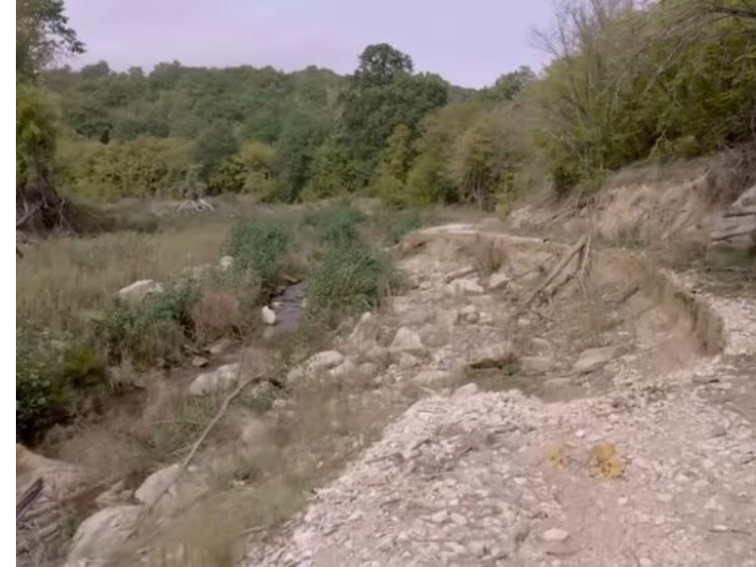 Институциите мълчат, а опасността расте: деретата над три села са капан за бъдещо наводнение