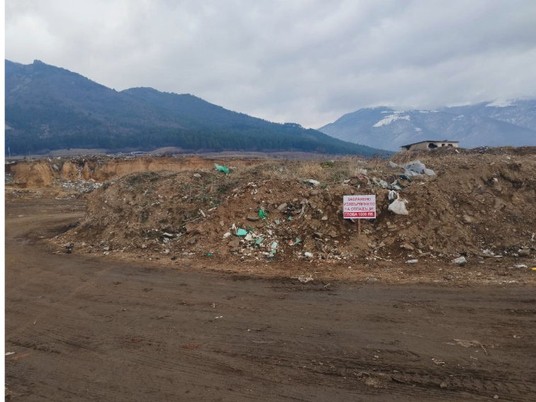 Изпълняват ли се всички екологични изисквания за сметището в Карлово