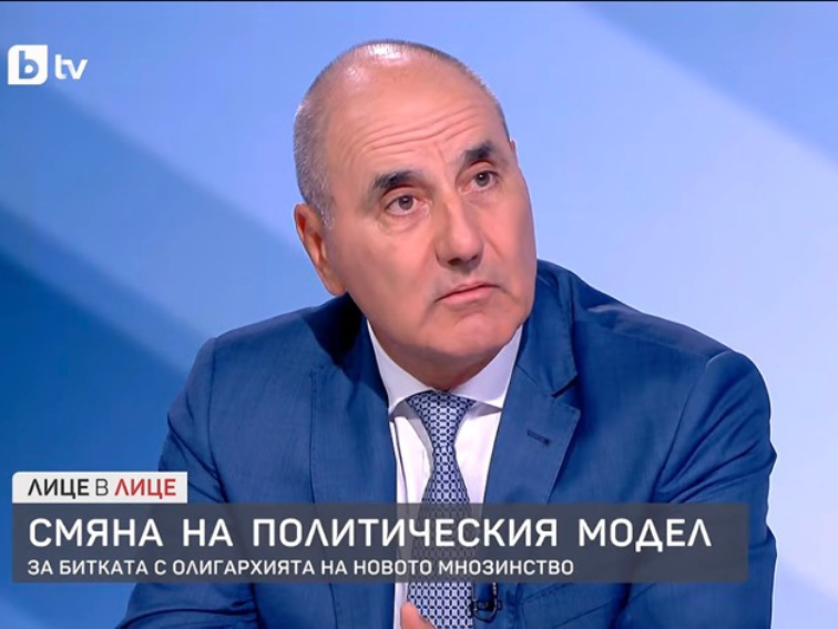 Цветан Цветанов сам признава, че работи с Румен Радев